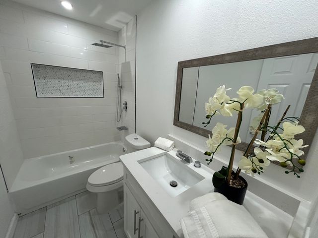 8545 Midpark Road 9, Dallas, TX 75240