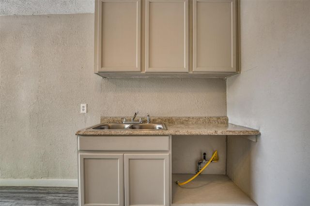 4820 Oak Ave 3, Pasadena, TX 77503