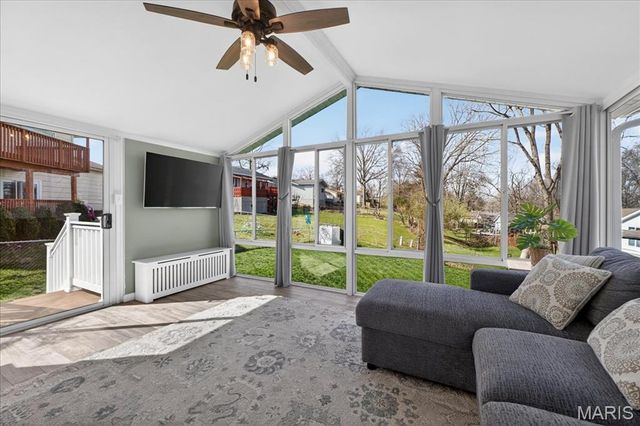 947 Bellestri Drive, Ballwin, MO 63021