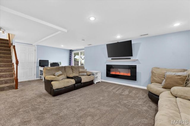 947 Bellestri Drive, Ballwin, MO 63021