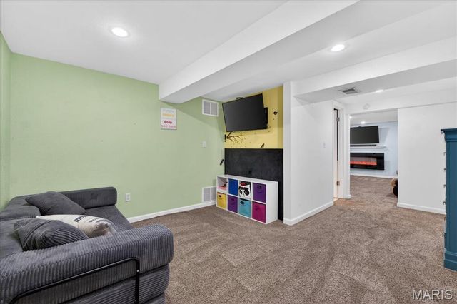 947 Bellestri Drive, Ballwin, MO 63021