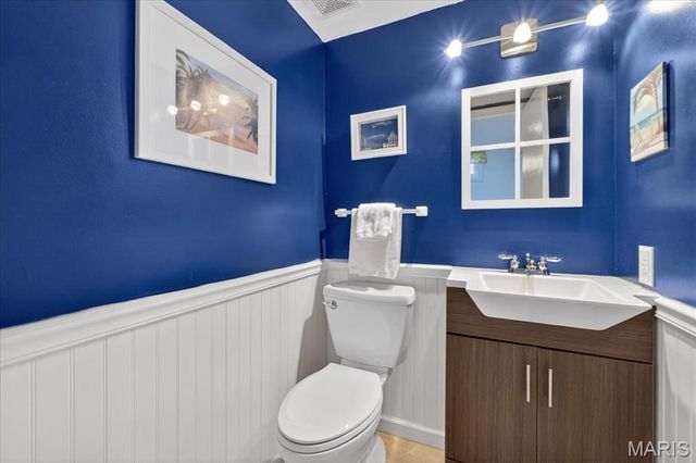 947 Bellestri Drive, Ballwin, MO 63021