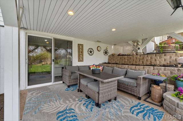 947 Bellestri Drive, Ballwin, MO 63021