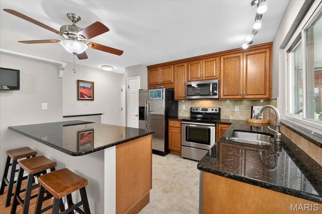 947 Bellestri Drive, Ballwin, MO 63021