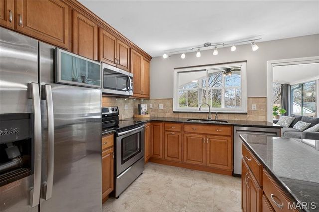 947 Bellestri Drive, Ballwin, MO 63021