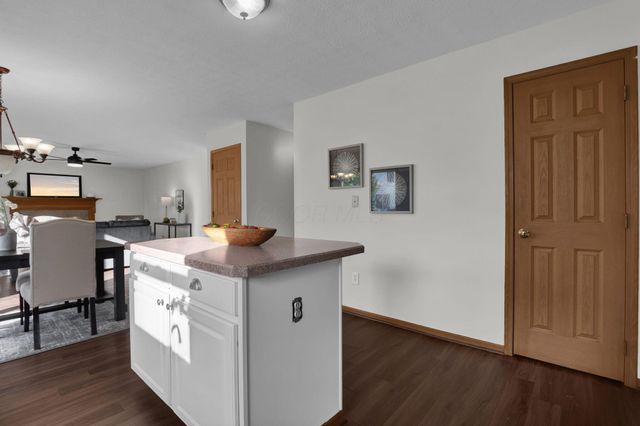 8569 Fernbrook Drive, Lewis Center, OH 43035