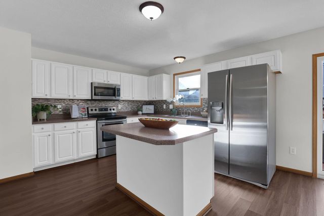 8569 Fernbrook Drive, Lewis Center, OH 43035