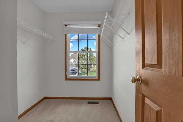 8569 Fernbrook Drive, Lewis Center, OH 43035