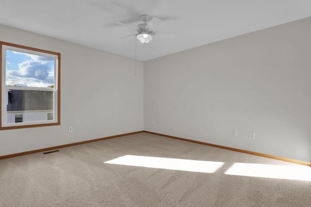 8569 Fernbrook Drive, Lewis Center, OH 43035