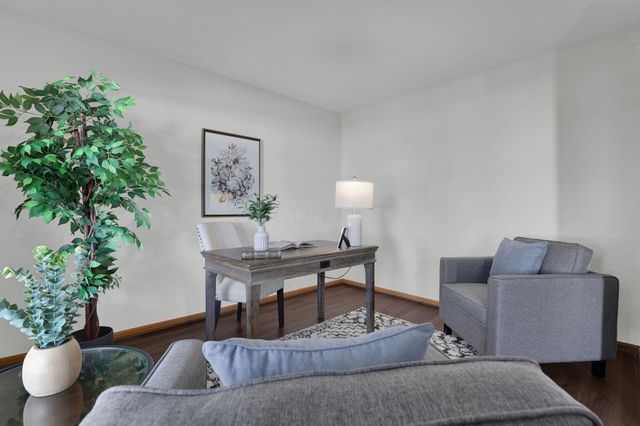 8569 Fernbrook Drive, Lewis Center, OH 43035