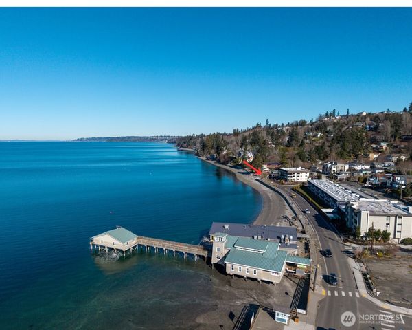 702 S 280th Street, Des Moines, WA 98198