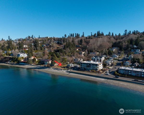702 S 280th Street, Des Moines, WA 98198
