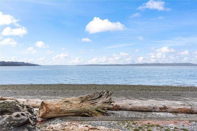 702 S 280th Street, Des Moines, WA 98198