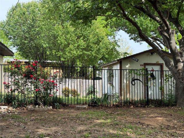 837 Hillside Drive, Sherman, TX 75090