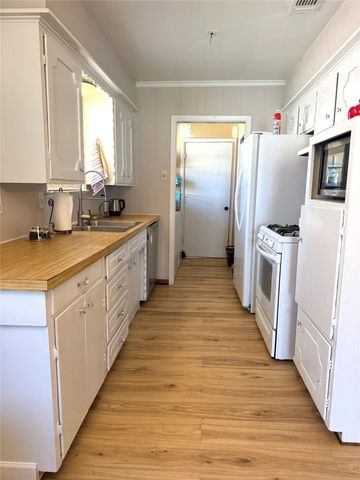 837 Hillside Drive, Sherman, TX 75090