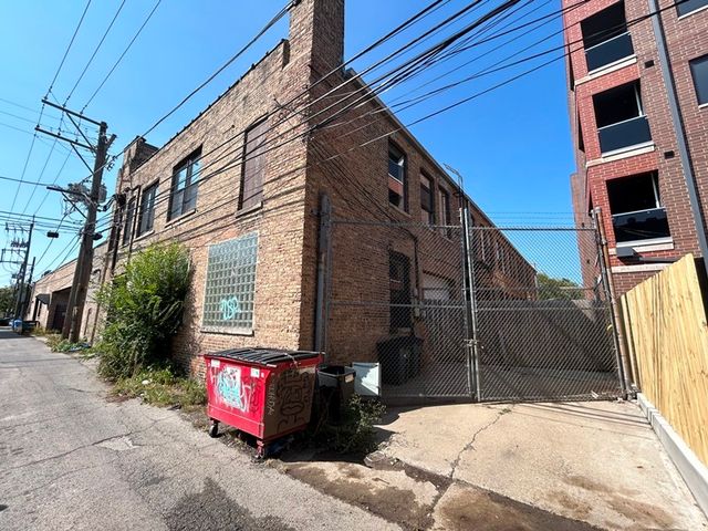 3735 W Belmont Avenue, Chicago, IL 60618