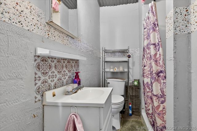 408 S Chickasaw Avenue, Bartlesville, OK 74003