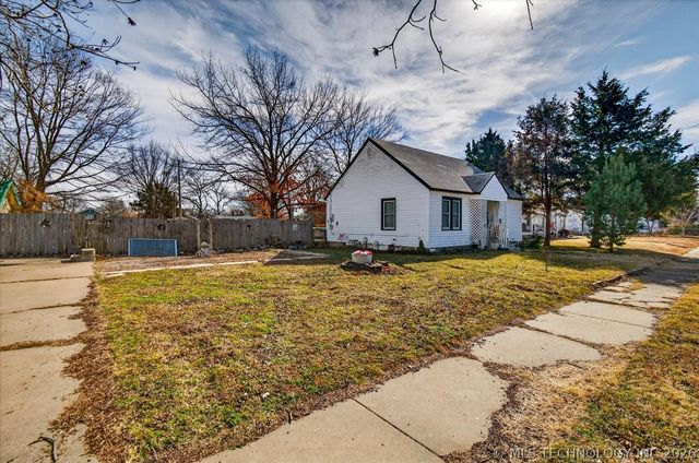 408 S Chickasaw Avenue, Bartlesville, OK 74003