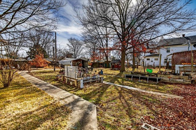 408 S Chickasaw Avenue, Bartlesville, OK 74003