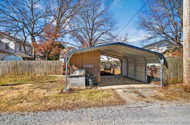 408 S Chickasaw Avenue, Bartlesville, OK 74003