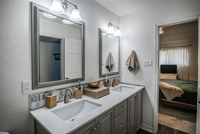 903 Village Green Drive, Rockwall, TX 75087