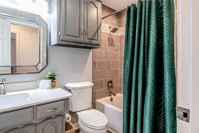 903 Village Green Drive, Rockwall, TX 75087