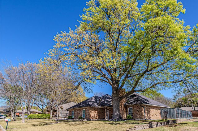 903 Village Green Drive, Rockwall, TX 75087