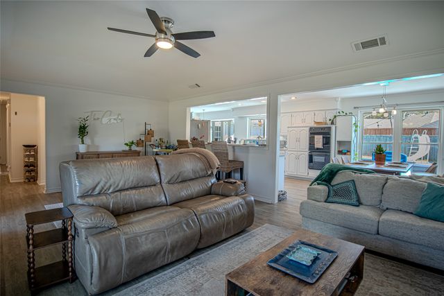 903 Village Green Drive, Rockwall, TX 75087