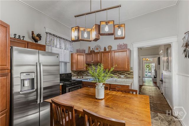 211 W 34th Street, Savannah, GA 31401