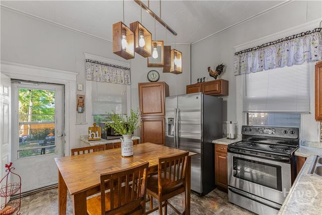 211 W 34th Street, Savannah, GA 31401