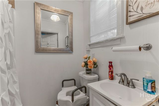 211 W 34th Street, Savannah, GA 31401