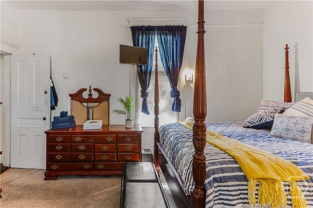 211 W 34th Street, Savannah, GA 31401