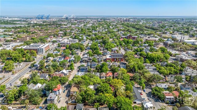 211 W 34th Street, Savannah, GA 31401