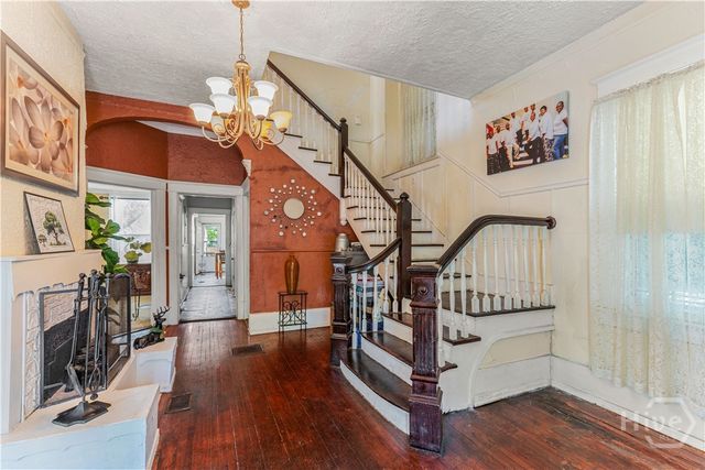 211 W 34th Street, Savannah, GA 31401