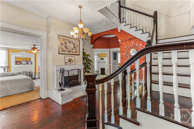 211 W 34th Street, Savannah, GA 31401