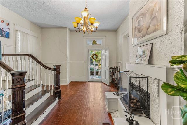 211 W 34th Street, Savannah, GA 31401