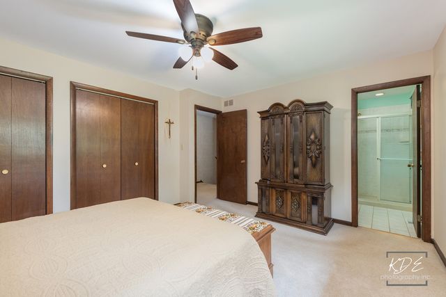 29W303 Hartman Drive, Naperville, IL 60564