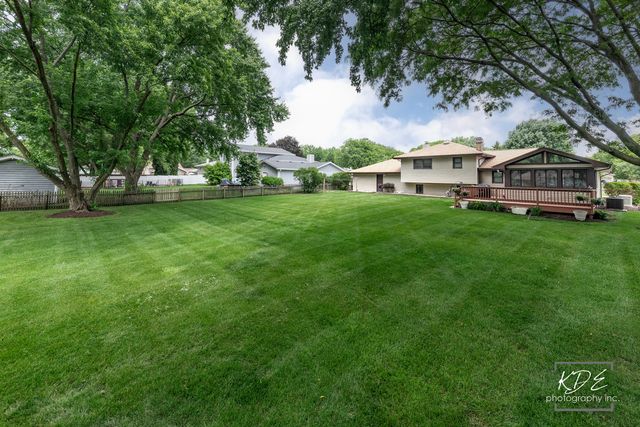 29W303 Hartman Drive, Naperville, IL 60564