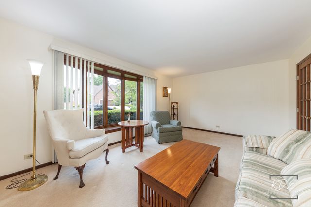 29W303 Hartman Drive, Naperville, IL 60564
