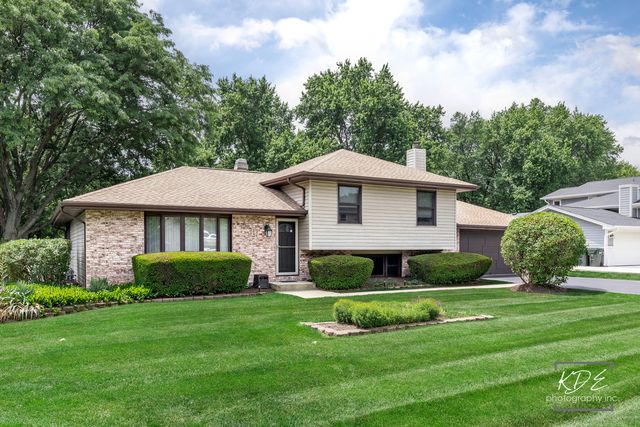 29W303 Hartman Drive, Naperville, IL 60564