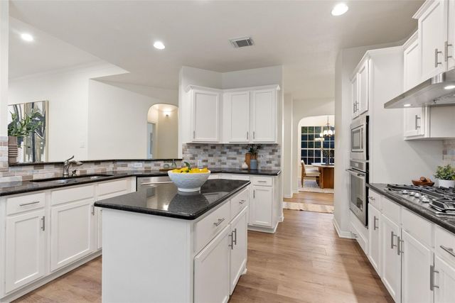 2950 LANTANA RIDGE DR, Austin, TX 78732