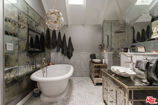 2116 3rd Street, Santa Monica, CA 90405