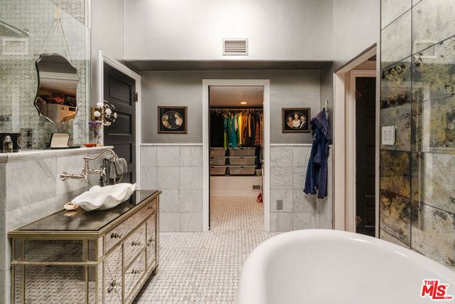 2116 3rd Street, Santa Monica, CA 90405