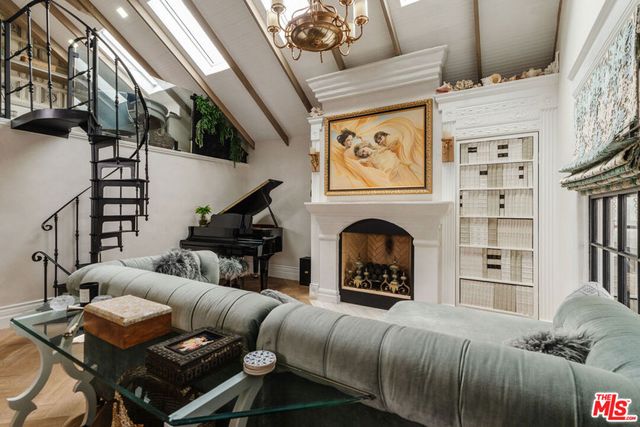 2116 3rd Street, Santa Monica, CA 90405