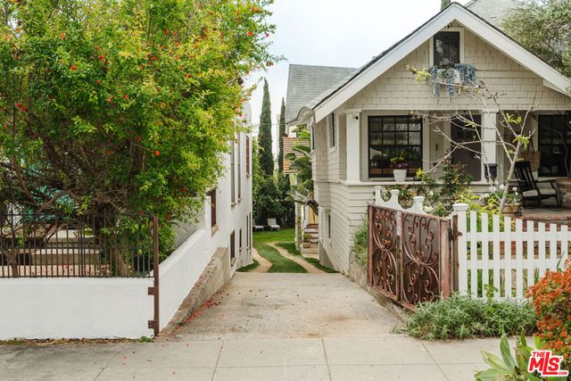2116 3rd Street, Santa Monica, CA 90405