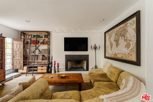 2116 3rd Street, Santa Monica, CA 90405