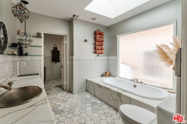 2116 3rd Street, Santa Monica, CA 90405