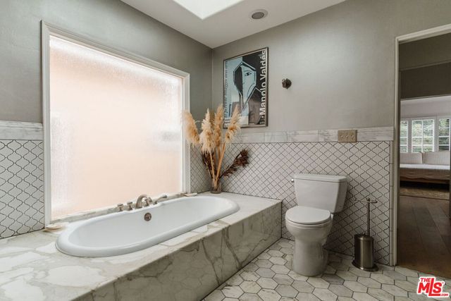 2116 3rd Street, Santa Monica, CA 90405