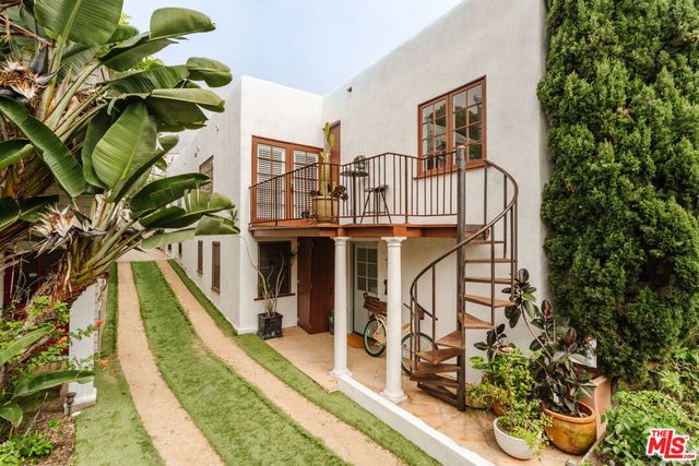 2116 3rd Street, Santa Monica, CA 90405