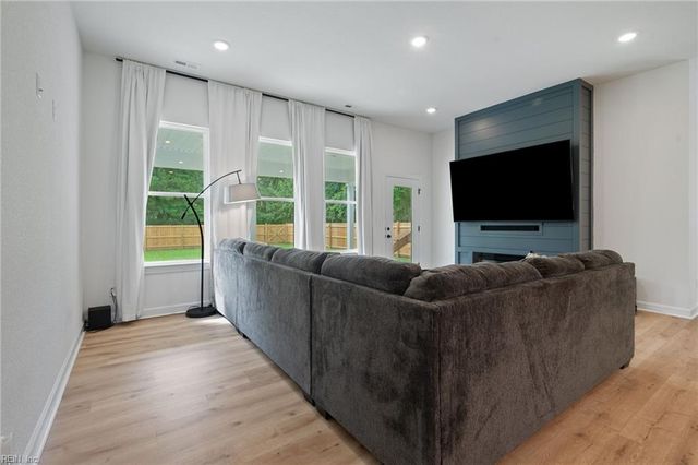 1630 Wilroy RD, Suffolk, VA 23434